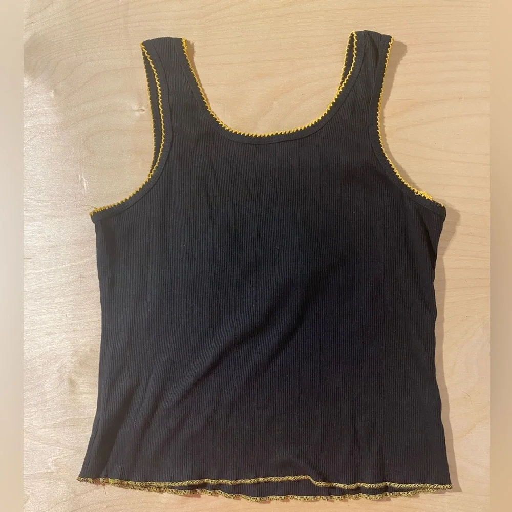 Disney The Lion King Black Top with Yellow Trim XXL (19) (Q)